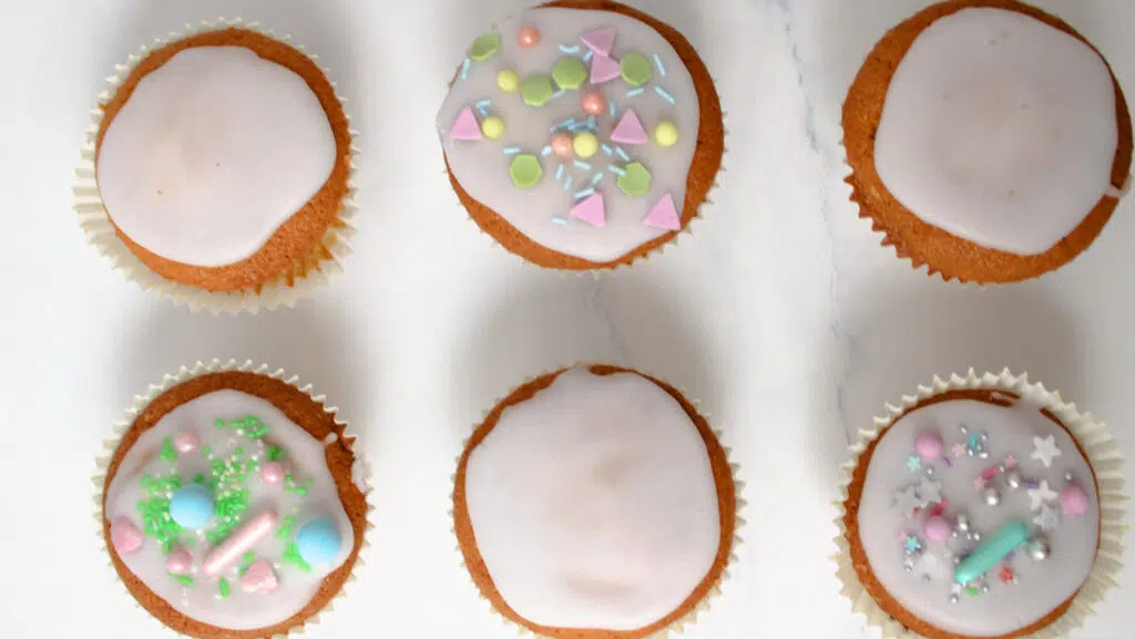 Zitronenmuffins Rezept - gelingsichere einfache Muffins 4 Rezept für einfache Zitronen Muffins Grundrezept schnell und einfach