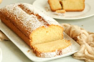 saftiger Kastenkuchen mit Eierlikör 3 Anschnitt Eierlikör Kastenkuchen