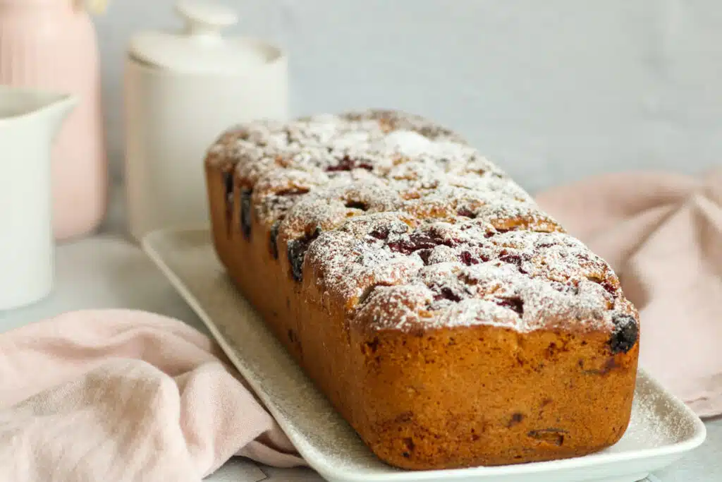 Kastenkuchen mit Kirschen und Schokostreusel 3 saftiger Rührkuchen mit Kirschen in Kastenform