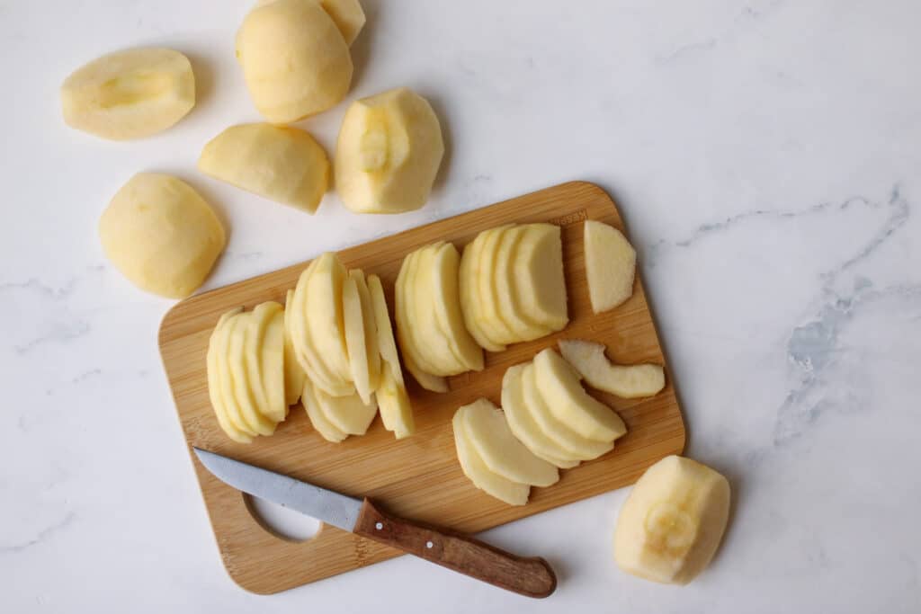 Versunkener Apfelkuchen vom Blech 5 Apfelscheiben für versunkener Apfelkuchen vom Blech