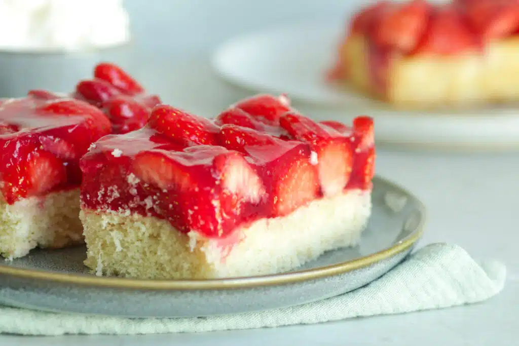 Rezept für Erdbeerkuchen vom Blech 4 Erdbeerkuchen auf Blech