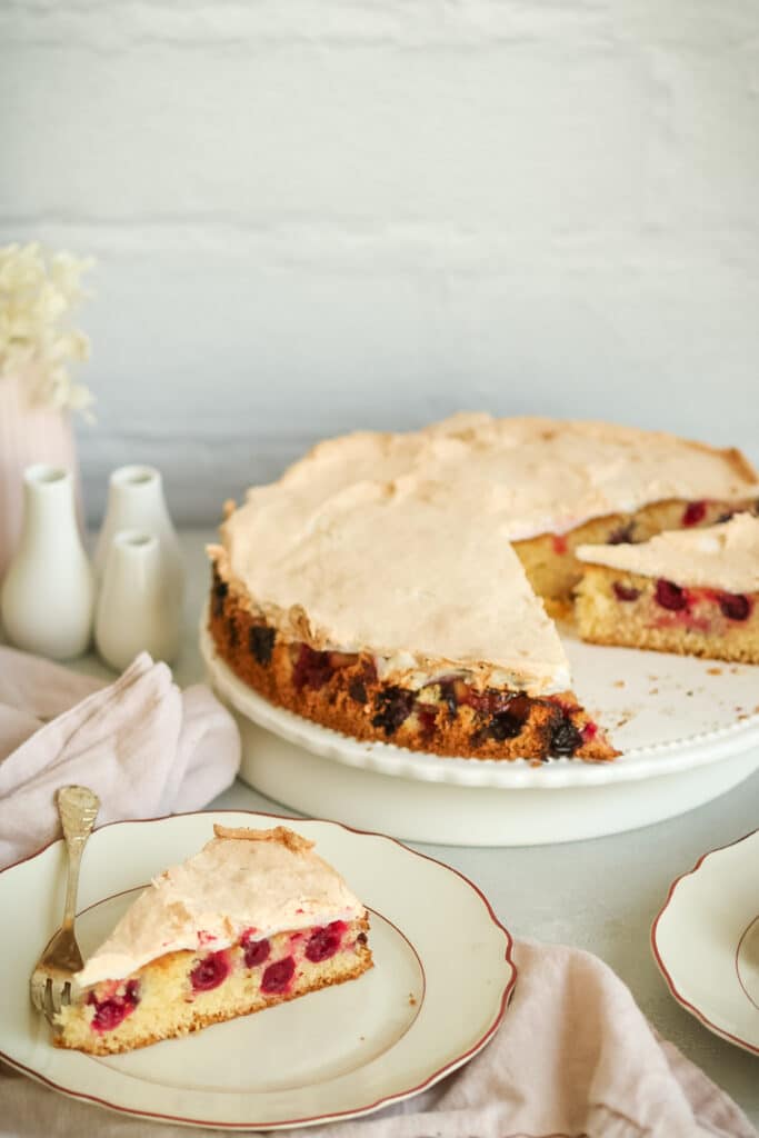 schneller Stachelbeerkuchen mit Baiser