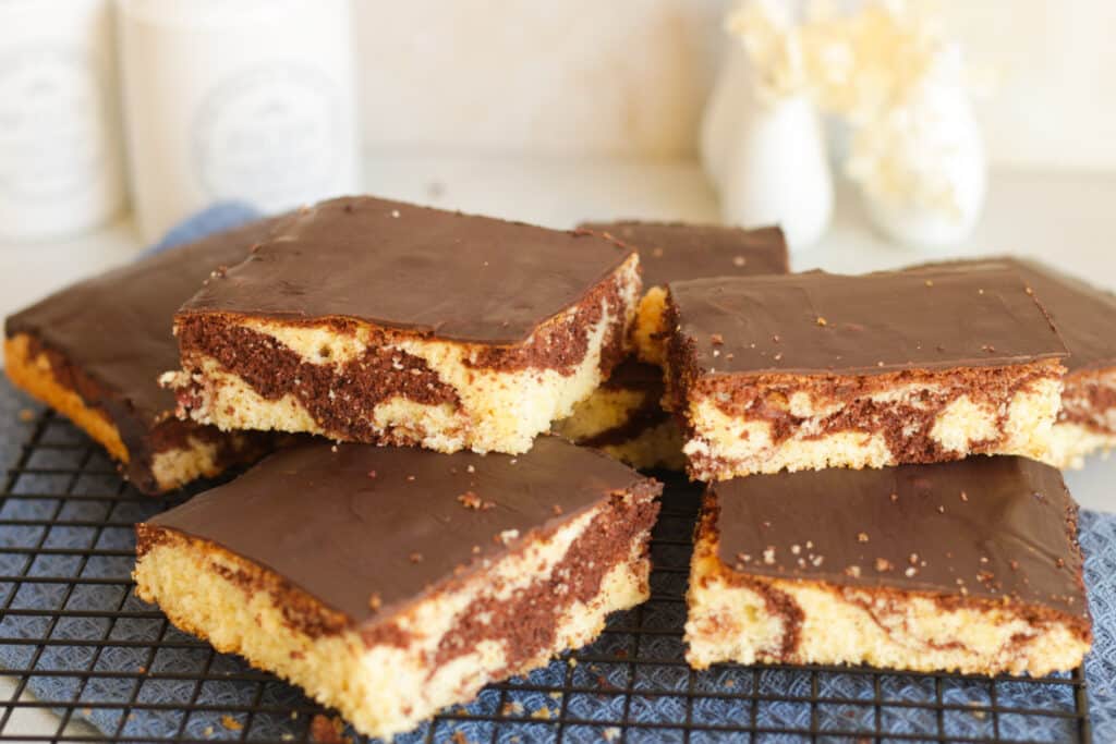 Omas saftiger Marmorkuchen vom Blech